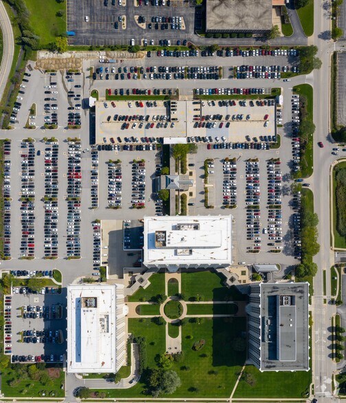 More Photos Of 2015 Spring Rd, Oak Brook Office For Lease