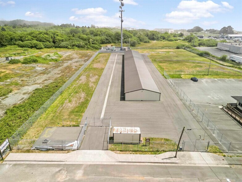 More Photos Of 1621 5th St, Crescent City Self Storage For Sale