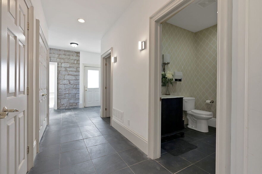 More Photos Of 780 Garden St, Whitby Office Residential For Sale