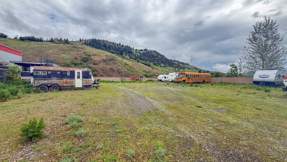More Photos Of 1415 Dyffryn Rd, Lumby Warehouse For Sale