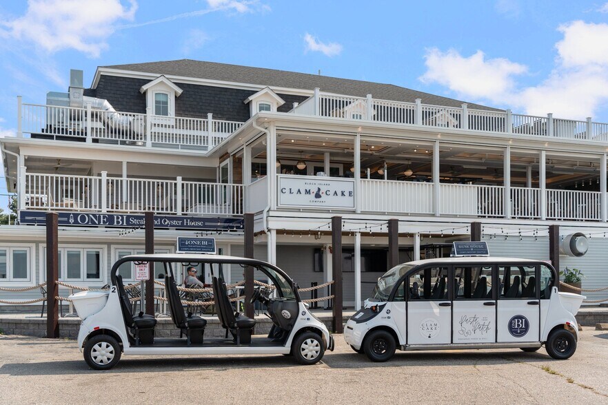 More Photos Of 212 Water St, Block Island Storefront For Sale