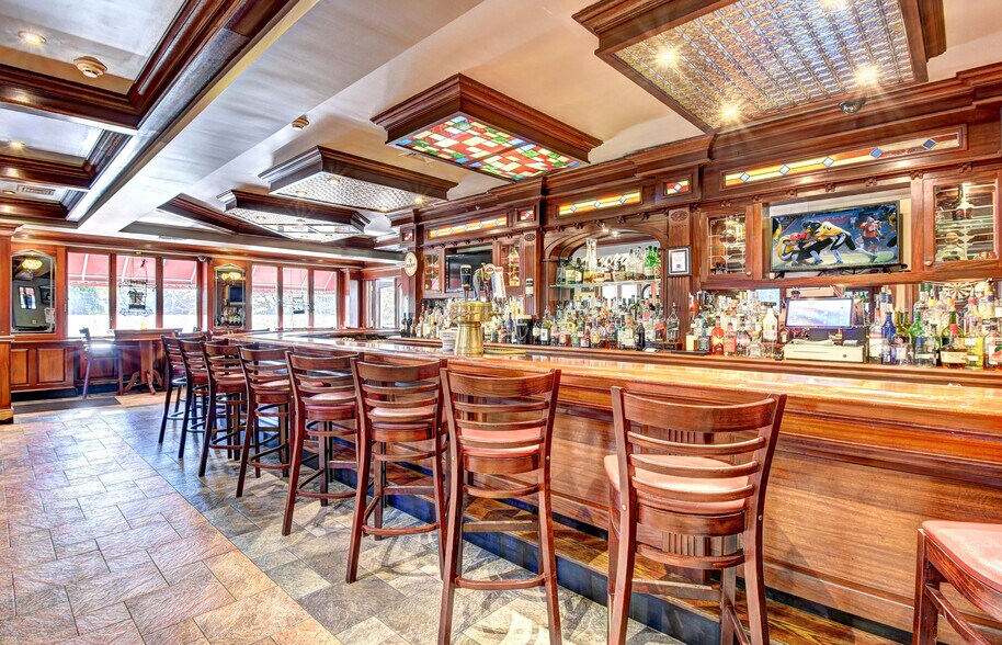 More Photos Of 337 N Liberty Dr, Tomkins Cove Restaurant For Sale