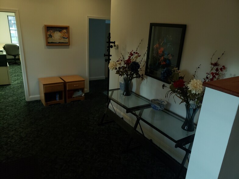 More Photos Of 1560-1570 McDaniel Dr, West Chester Office For Lease