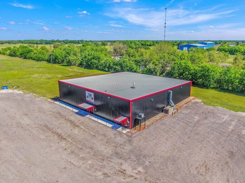More Photos Of 9489 Slovacek rd, Snook Specialty For Sale