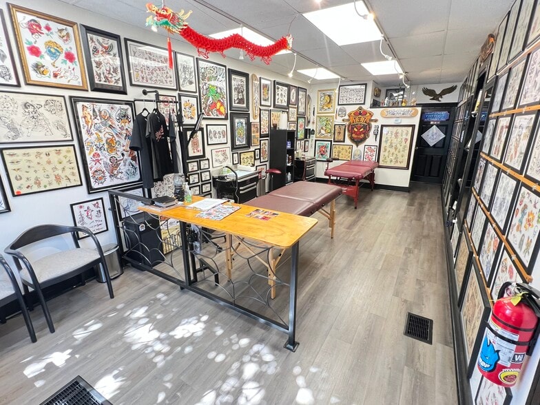 More Photos Of 1438-1442 Light St, Baltimore Showroom For Sale