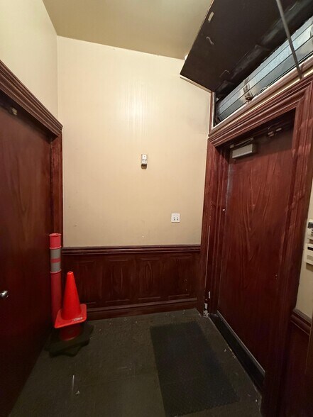 More Photos Of 4541-4545 39th St, Long Island City Warehouse For Lease