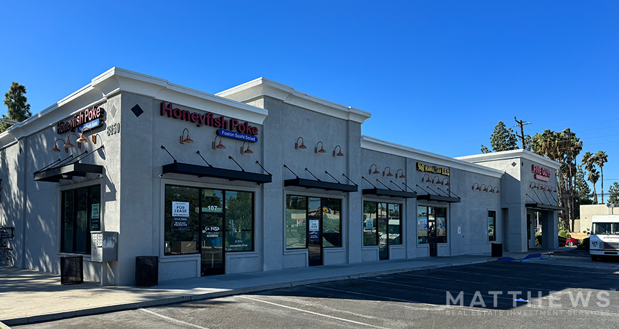 Primary Photo Of 8850 Tampa Ave, Northridge General Retail For Lease