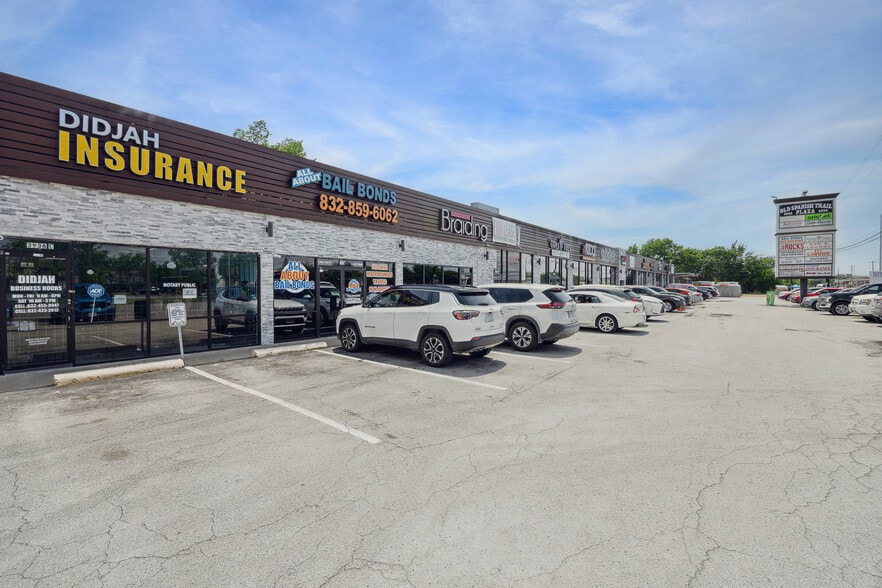 More Photos Of 3922-3936 Old Spanish Trl, Houston Unknown For Lease