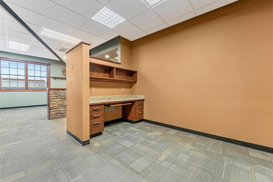 More Photos Of 728 College St, Bowling Green Office For Sale