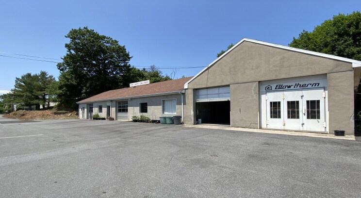 Primary Photo Of 182 North St, Rye Auto Repair For Sale