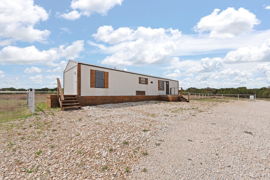 More Photos Of 3119 County Road 2730, Glen Rose Lodge Meeting Hall For Sale