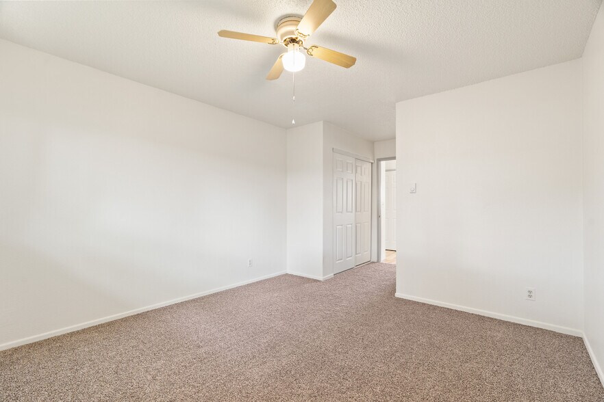 More Photos Of 110-162 NW 15th St, Gresham Apartments For Sale