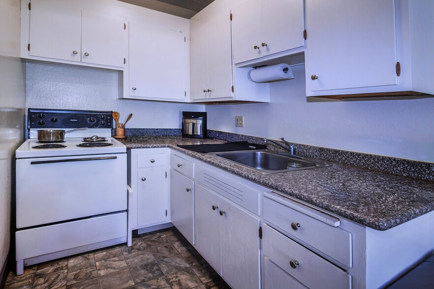More Photos Of 106 N Bayshore Blvd, San Mateo Apartments For Sale