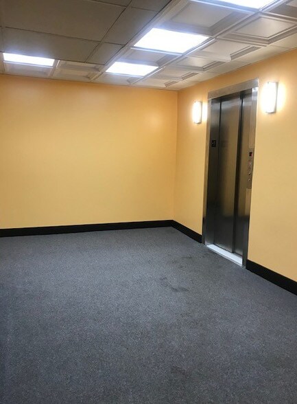 More Photos Of 350 Northern Blvd, Great Neck Office For Lease