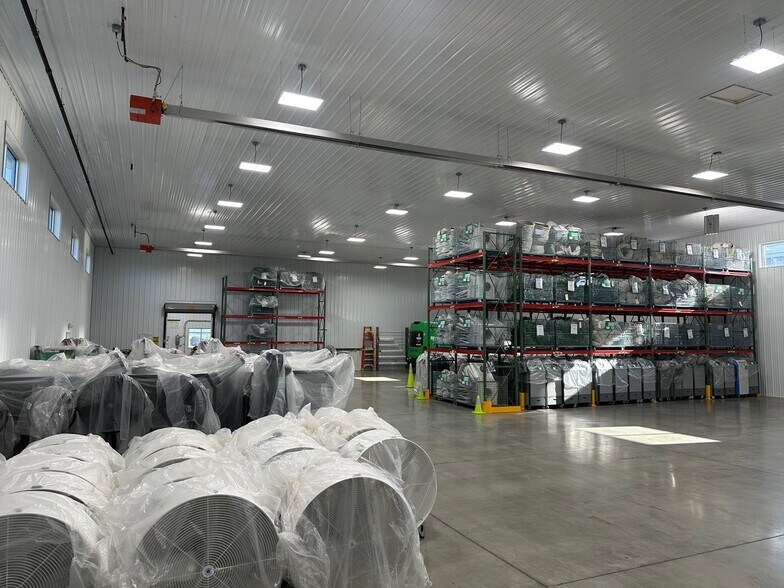 More Photos Of 1000 Randall Ct, Export Warehouse For Lease
