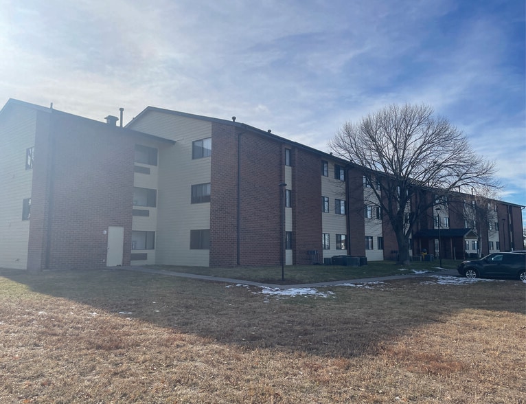 More Photos Of 439 W 25th St, Alliance Apartments For Sale