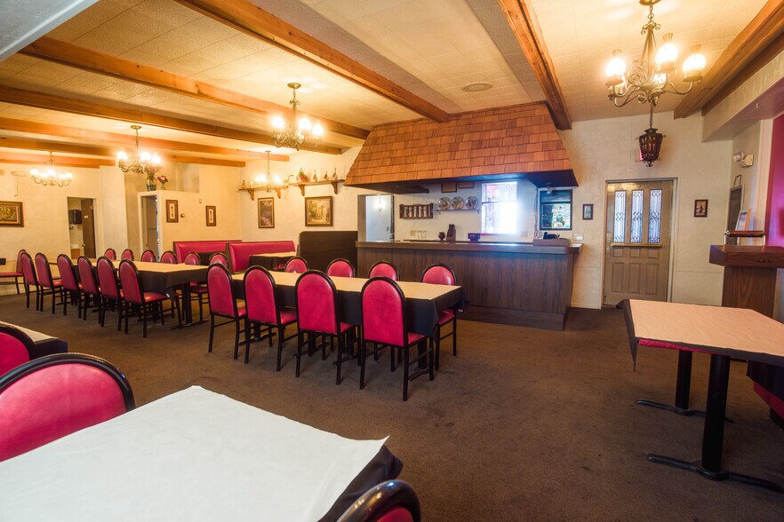 More Photos Of 720 N Wisconsin Ave, Elkhorn Restaurant For Sale
