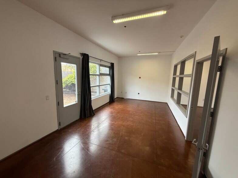 More Photos Of 1331 7th St, Berkeley Loft Creative Space For Sale