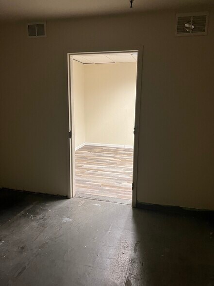 More Photos Of 1707 4th St, San Jose Showroom For Lease