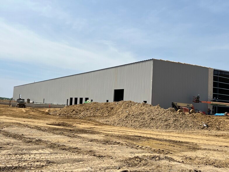 More Photos Of 5 Sandstone way, Dunbar Warehouse For Lease