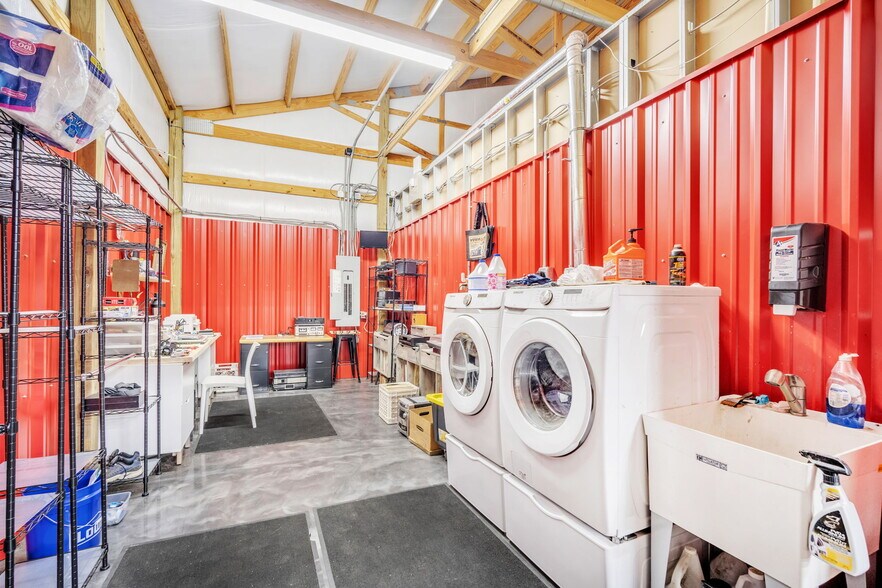 More Photos Of 4271 Calhoun Memorial Hwy, Easley Light Distribution For Sale