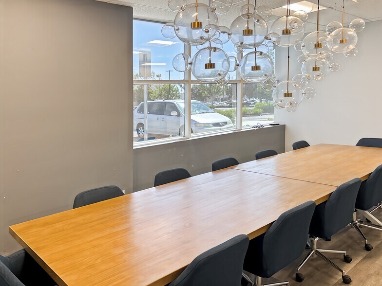 More Photos Of 1300 Eastman Ave, Ventura Coworking Space
