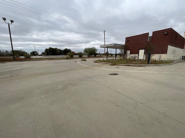 More Photos Of 6280 US 281, Three Rivers Fast Food For Sale