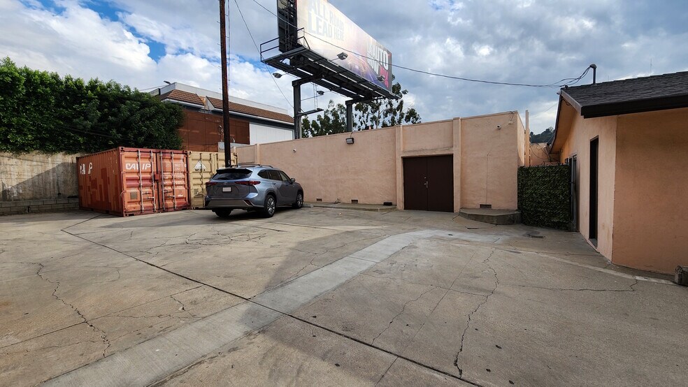 More Photos Of 2751 Colorado Blvd, Los Angeles Restaurant For Lease