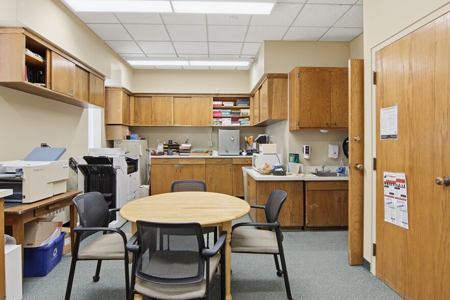 More Photos Of 1115 Greenbrier St, Saint Paul Religious Facility For Sale