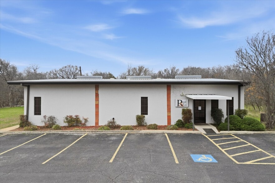 More Photos Of 321 Cheatham St, San Marcos Office For Sale