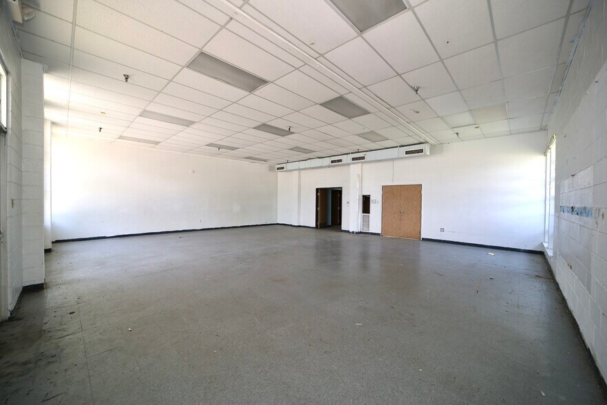 More Photos Of 970 E Humbolt St, Fort Worth Medical For Sale