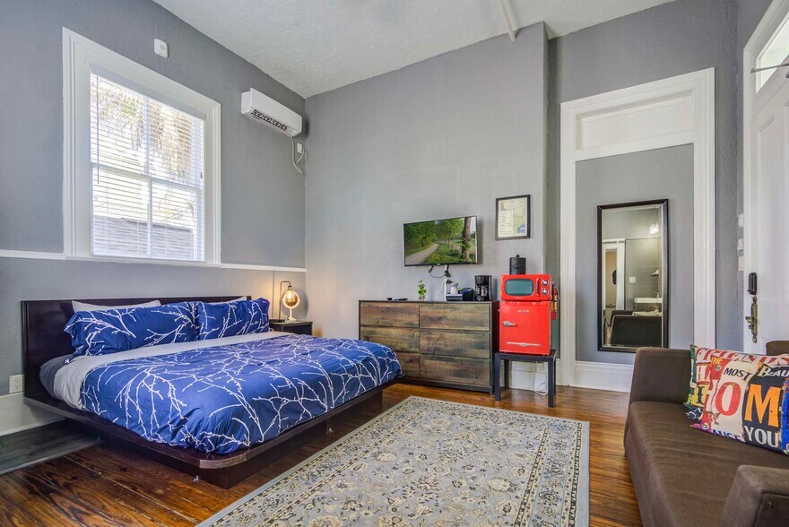 More Photos Of 1502 Market St, Galveston Hospitality For Sale