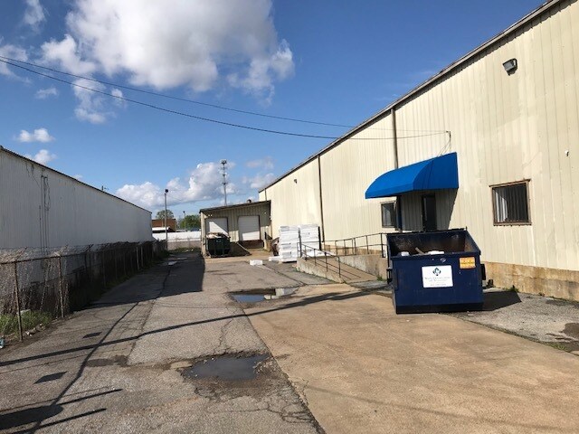More Photos Of 66 W Colorado Ave, Memphis Warehouse For Lease