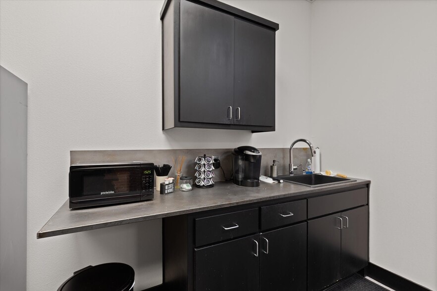 More Photos Of 501 N 3rd St, Longview Office For Sale
