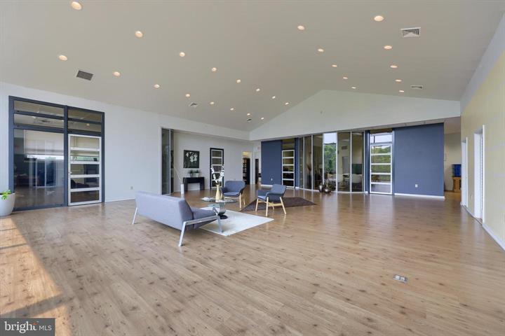 More Photos Of 206 W Kendig Rd, Willow Street Warehouse For Sale
