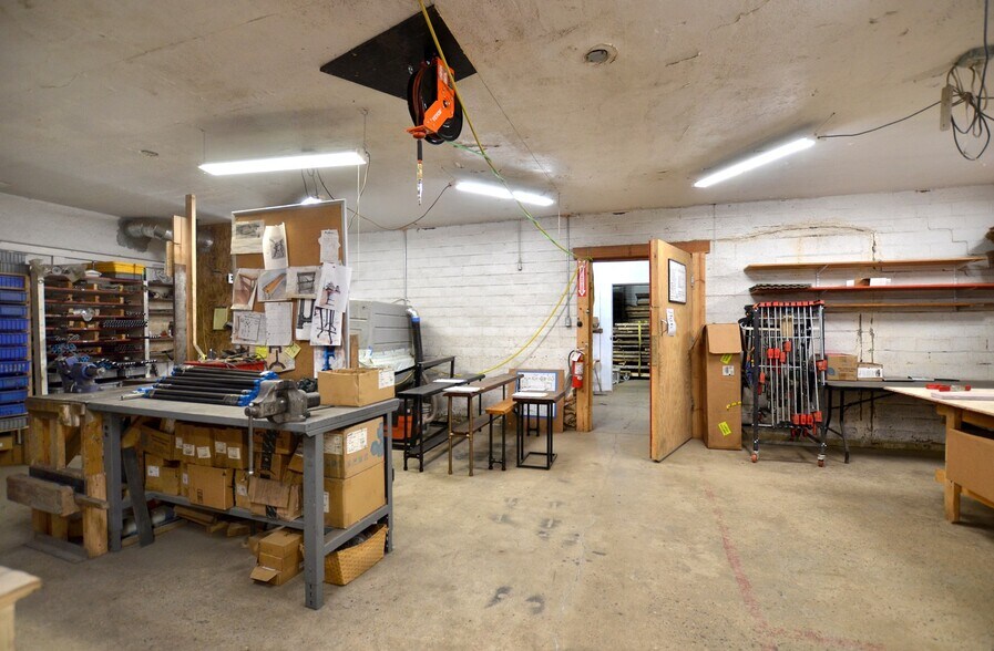 More Photos Of 514 Railroad Ave, Viroqua Manufacturing For Sale