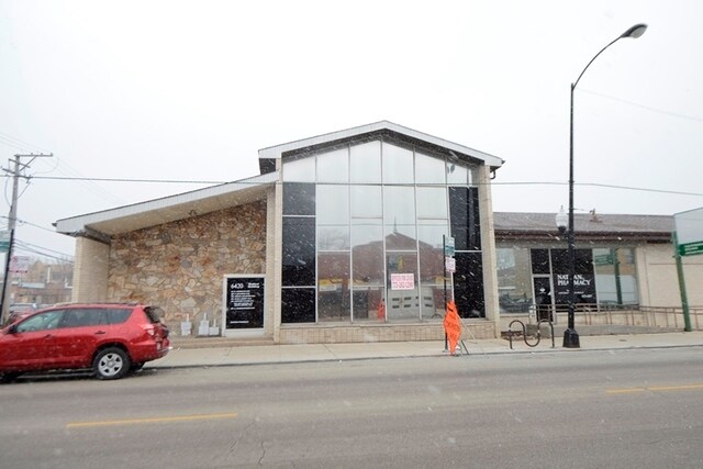 More Photos Of 6420 N California Ave, Chicago Coworking Space