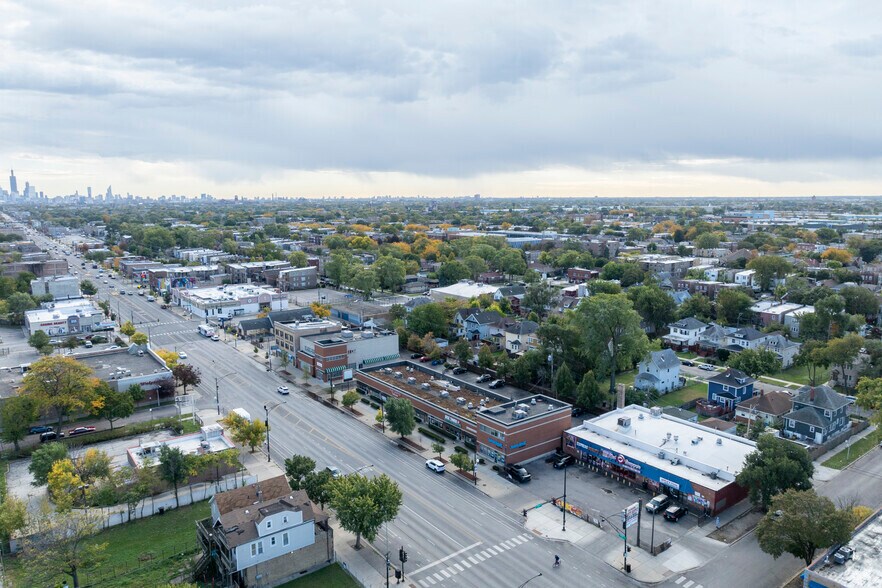 More Photos Of 5225-5253 W Madison St, Chicago Storefront Retail Office For Sale