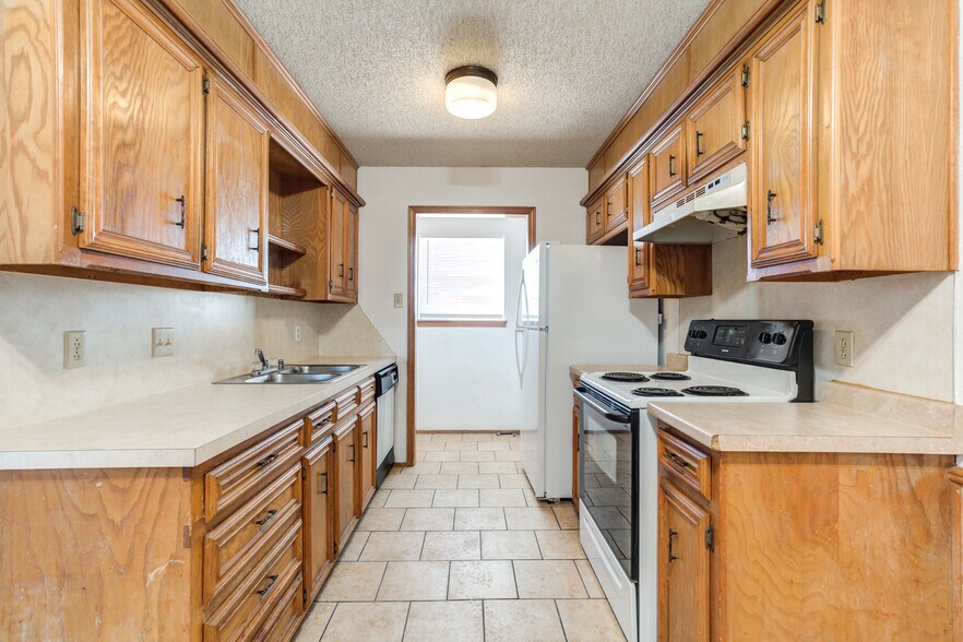 More Photos Of 7405 Waco Ave, Lubbock Apartments For Sale