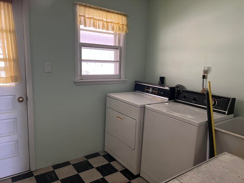 More Photos Of 304 Courtney Dr, Lewisburg Apartments For Sale