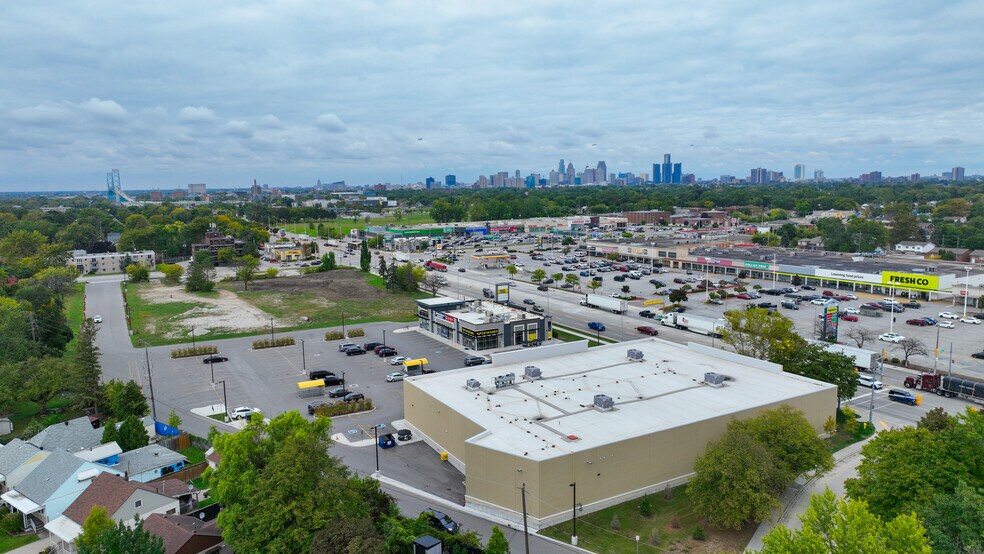 More Photos Of 1475 Huron Church Rd, Windsor Freestanding For Lease