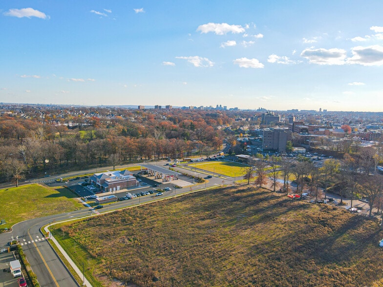 More Photos Of 11 Franklin Ave, Belleville Land For Lease