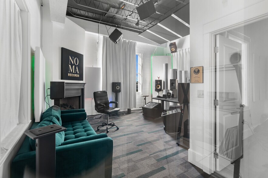 More Photos Of 939 N Magnolia Ave, Ocala Freestanding For Sale