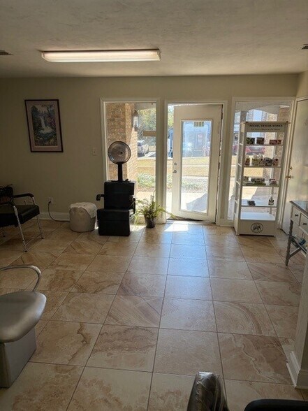 More Photos Of 3844-3848 Killearn Ct, Tallahassee Storefront Retail Office For Sale
