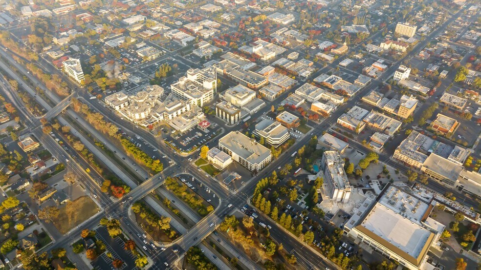 More Photos Of 100 Willow Plz, Visalia Medical For Sale