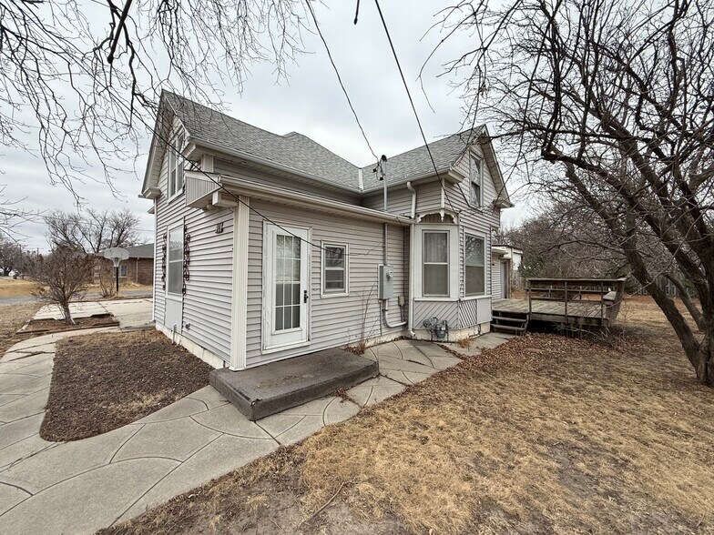 More Photos Of 919 S Pine St, Norfolk Flex For Sale