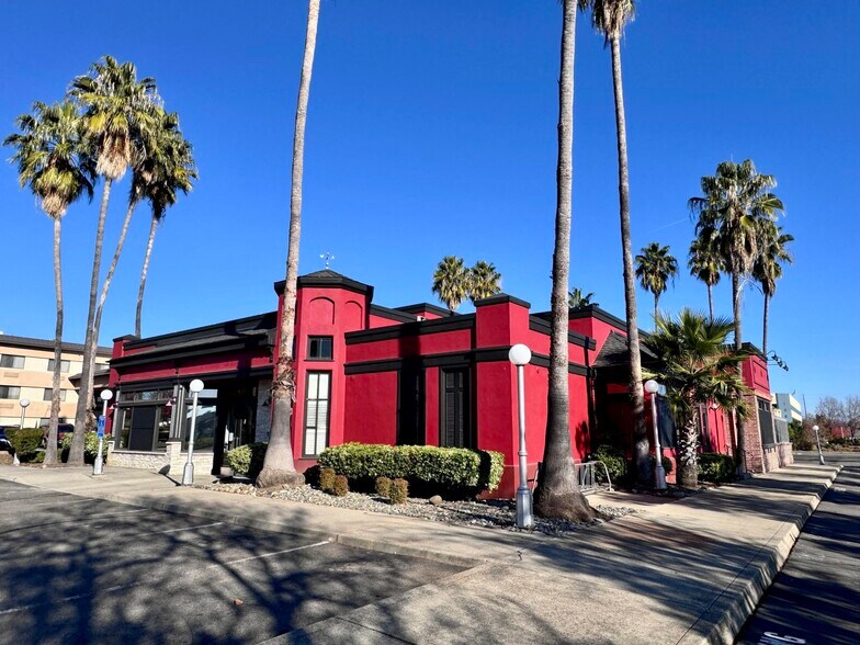 More Photos Of 1987 Hilltop Dr, Redding General Retail For Lease