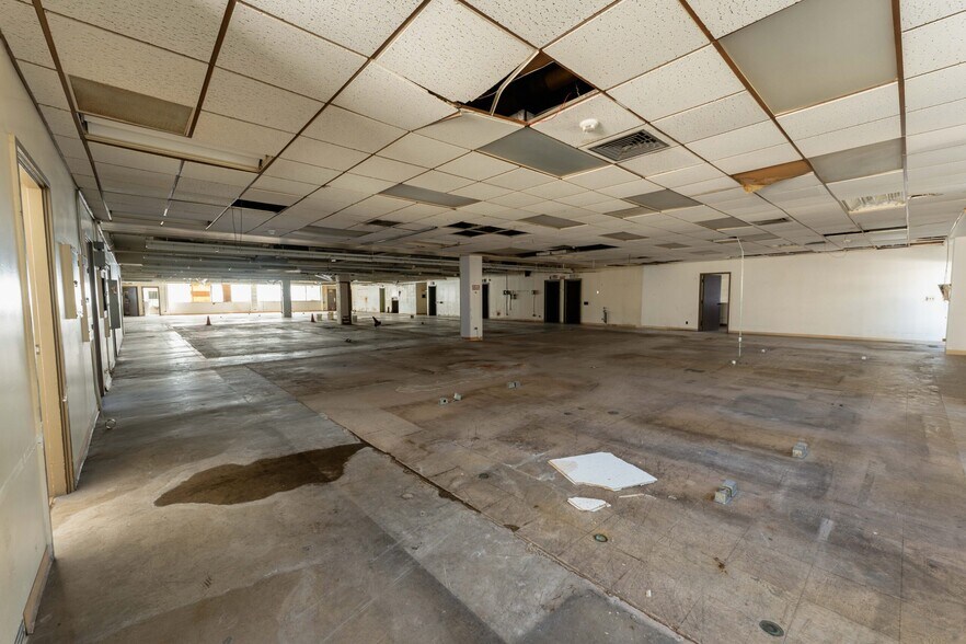 More Photos Of 917 Kokea St, Honolulu Office For Lease