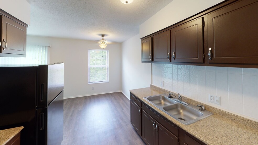 More Photos Of 240 Grovewood Pl, Beech Grove Apartments For Sale