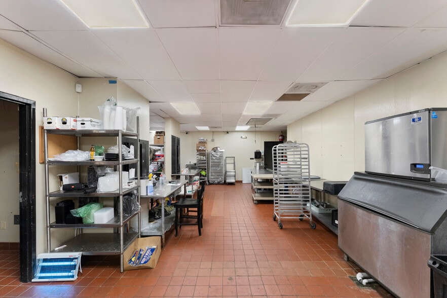 More Photos Of 7373 Comfort Inn Dr, Warrenton General Retail For Sale